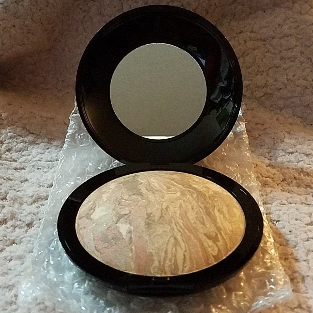 Laura Geller Baked B&BColor Correcting Foundation